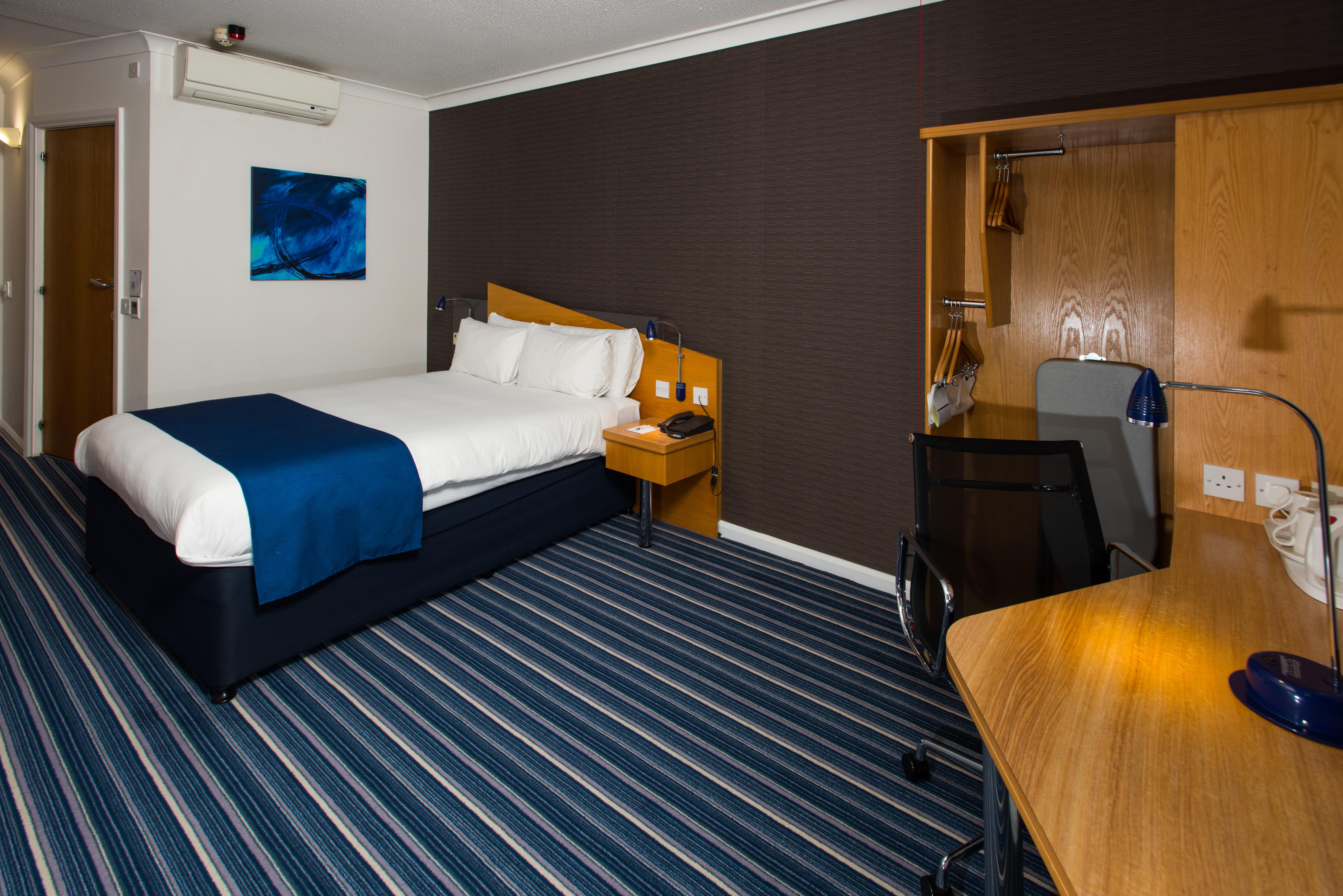 Holiday Inn Express Birmingham - Snow Hill By Ihg Exterior photo
