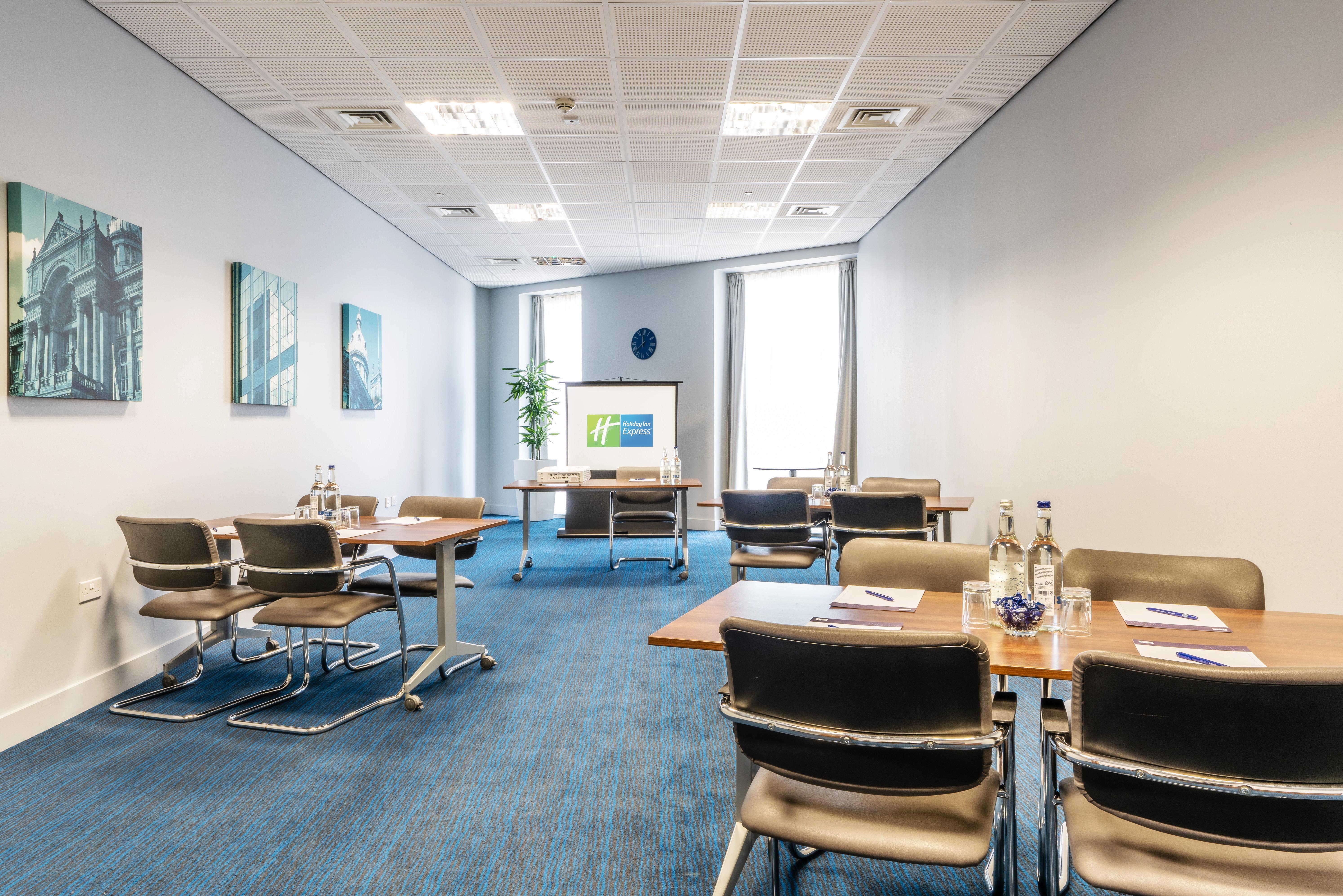 Holiday Inn Express Birmingham - Snow Hill By Ihg Exterior photo
