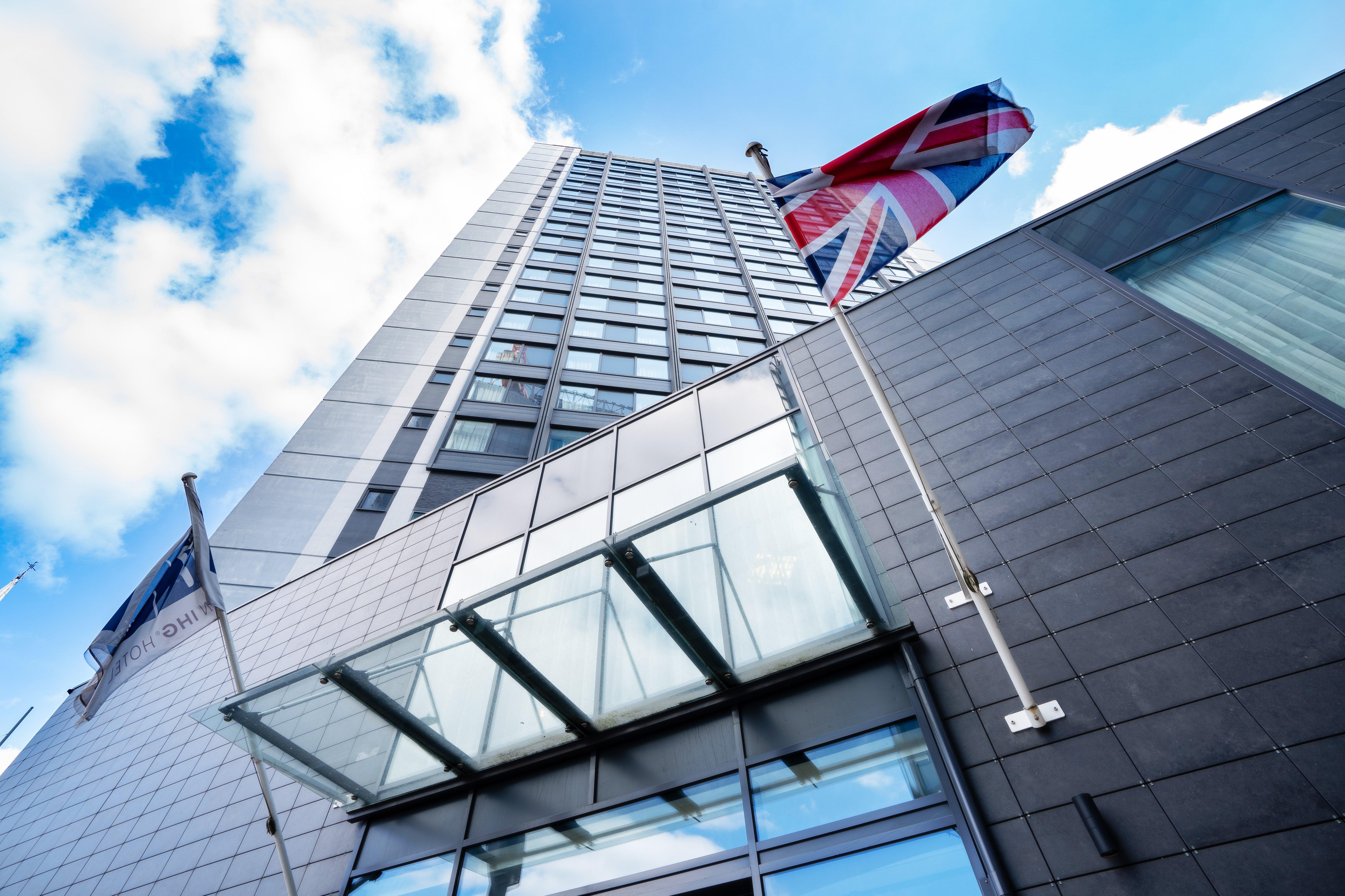 Holiday Inn Express Birmingham - Snow Hill By Ihg Exterior photo